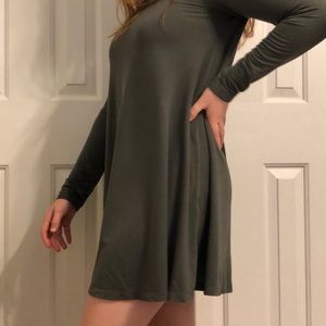 Green Short Long-Sleeve Dress